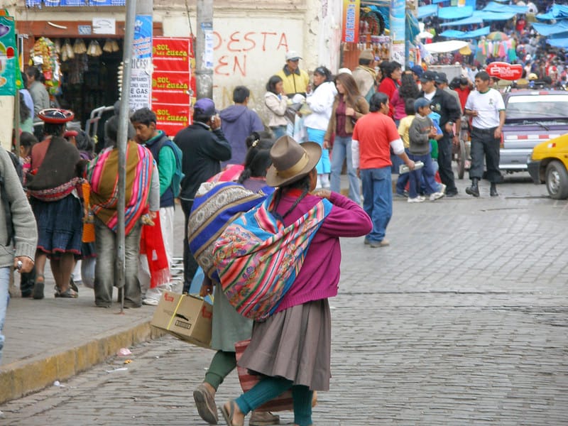 Andean Attire: The Llicla