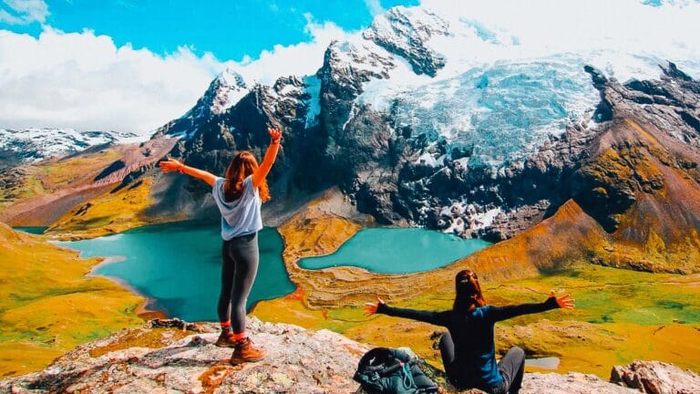 Apu Ausangate and Rainbow Mountain trek 5 Days