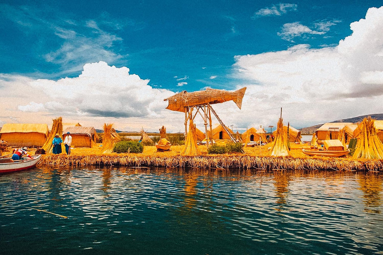 Experience the Floating Islands of Uros and Taquile 4